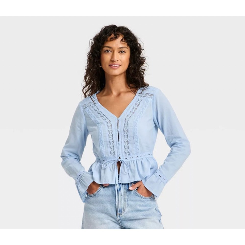 Universal Thread Women Medium Light Blue Lace Trim Peplum Long Sleeve Blouse NWT